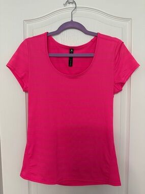 90 Degree By Reflex Hot Pink Scoop Neck Short Sleeve Tee